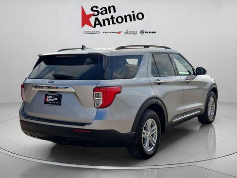 Used 2022 Ford Explorer XLT image 8