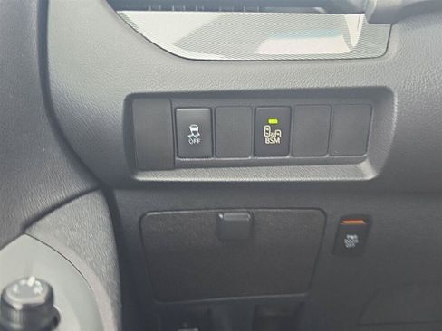 Used 2016 Toyota Sienna SE Premium FWD image 6