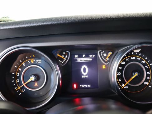 Used 2023 Jeep Gladiator Sport AWD/4WD image 10