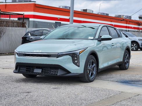 New 2026 Kia K4 LXS image 2