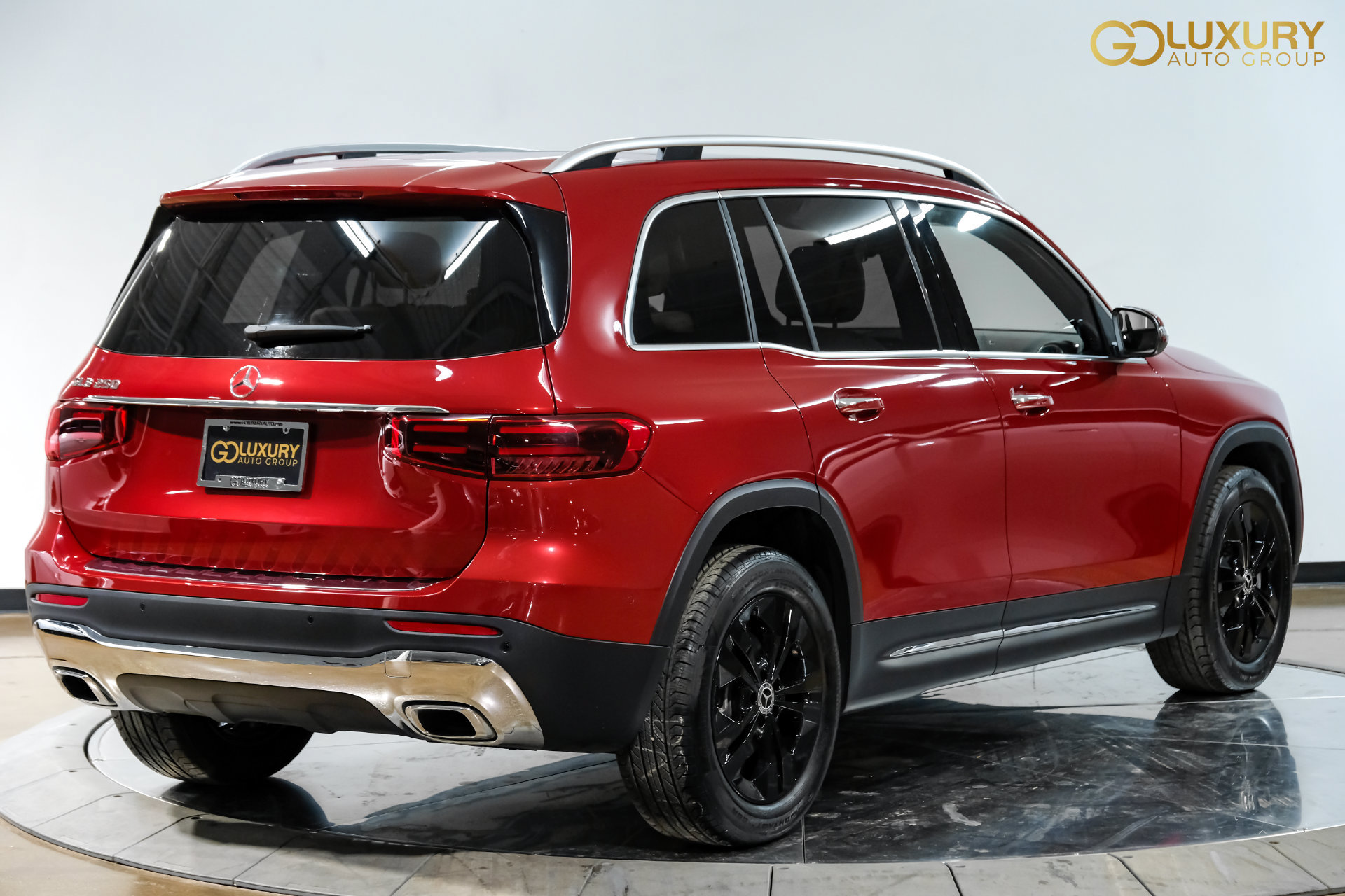 Used 2026 Mercedes-Benz GLB 250 w/ Exclusive Package image 10