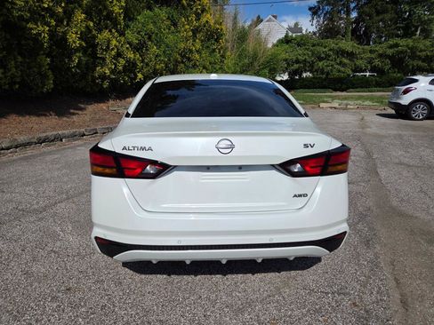 Used 2024 Nissan Altima 2.5 SV AWD/4WD image 4