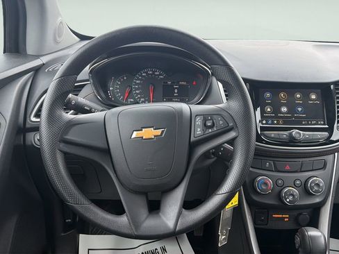 Used 2018 Chevrolet Trax LS FWD image 15