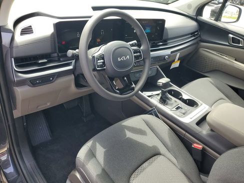 New 2026 Kia Carnival LX image 6