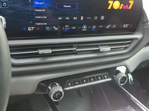 Used 2025 Chevrolet Silverado EV LT image 18