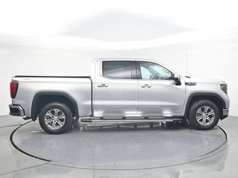Used 2022 GMC Sierra 1500 SLT AWD/4WD image 6