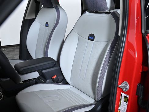 Used 2025 MINI Cooper Countryman SE w/ Comfort Package Max image 24