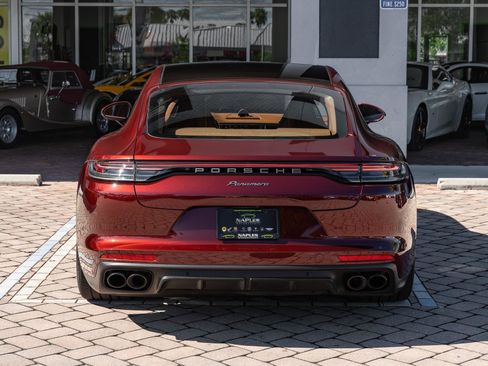 Used 2023 Porsche Panamera 4 image 27