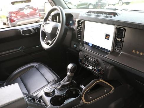Used 2025 Ford Bronco Badlands AWD/4WD image 13