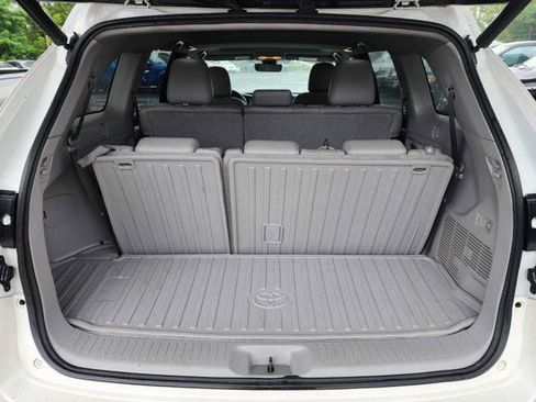 Used 2018 Toyota Highlander XLE AWD/4WD image 15