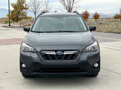 Used 2021 Subaru Crosstrek 2.0i Premium image 2