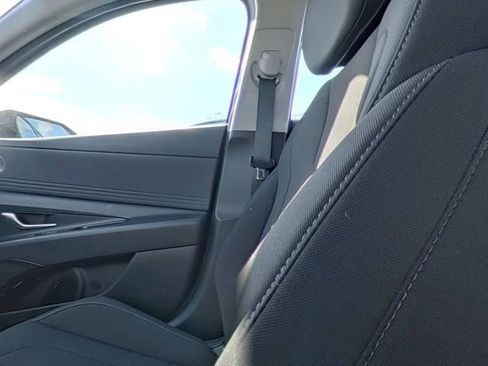 Used 2025 Hyundai Elantra SEL image 27