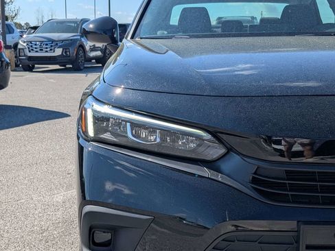 Used 2025 Honda Civic LX image 9