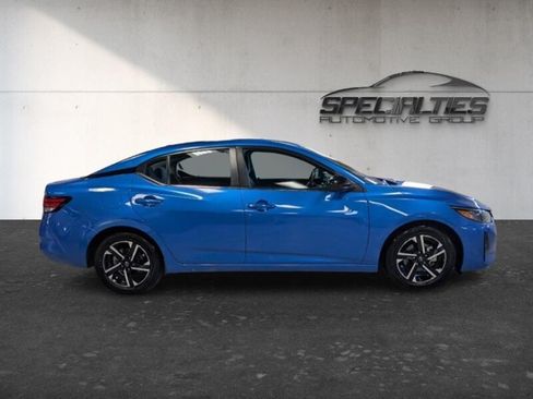 Used 2024 Nissan Sentra SV FWD image 11