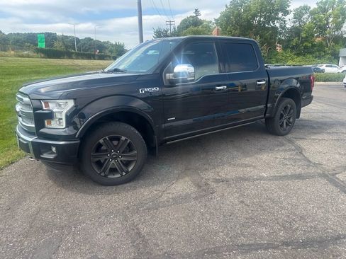 Used 2016 Ford F150 Platinum w/ Equipment Group 701A Luxury AWD/4WD image 26