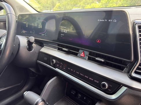 Certified 2025 Kia Sportage EX FWD image 30
