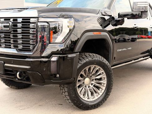 Used 2024 GMC Sierra 2500 Denali Ultimate w/ Max Trailering Package AWD/4WD image 2