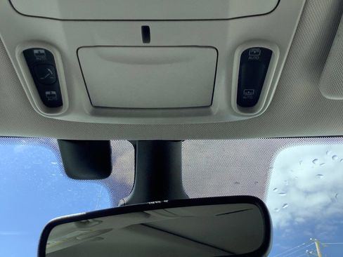 Used 2017 Chrysler Pacifica Limited FWD image 55