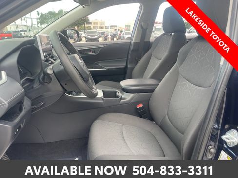 Used 2024 Toyota RAV4 XLE FWD image 21