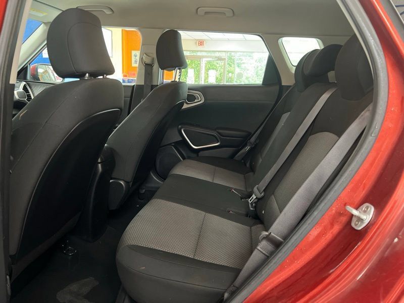Used 2020 Kia Soul LX FWD image 15
