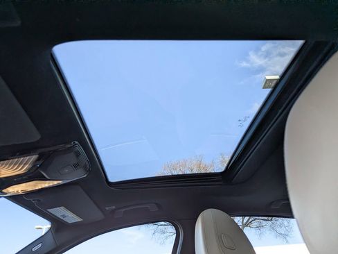 Certified 2023 BMW 330i xDrive Sedan w/ Premium Package image 15