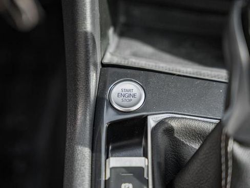 Used 2024 Volkswagen Tiguan SE image 24