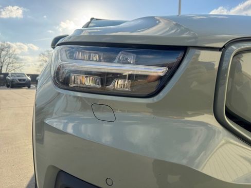 Used 2021 Volvo XC40 P8 Recharge w/ Advanced Package image 28