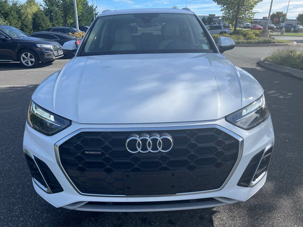 Used 2023 Audi Q5 2.0T Premium Plus w/ Premium Plus Package AWD/4WD image 2