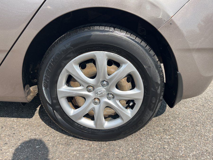 Used 2013 Hyundai Accent GS FWD image 21