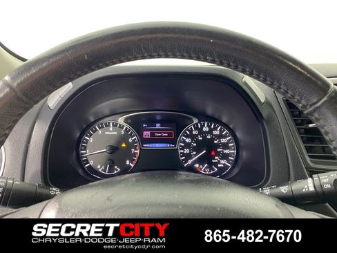Used 2018 Nissan Pathfinder SV FWD image 16