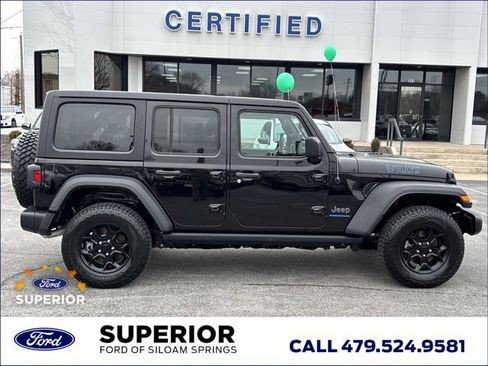 Used 2023 Jeep Wrangler Unlimited image 2