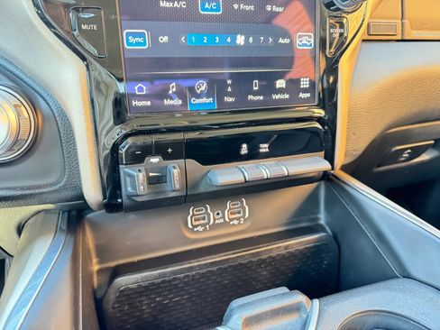 Used 2022 RAM 1500 Laramie AWD/4WD image 21