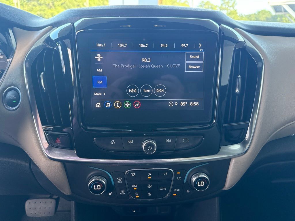 Used 2023 Chevrolet Traverse LT FWD image 16
