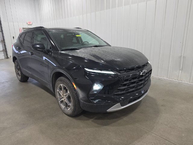 Used 2024 Chevrolet Blazer LT w/ Convenience Package AWD/4WD image 2