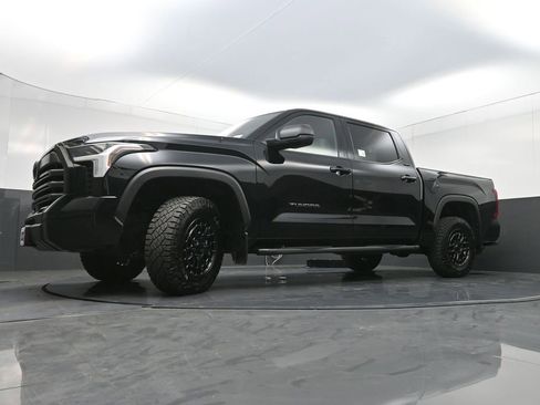 Used 2025 Toyota Tundra SR5 w/ SR5 Premium Package AWD/4WD image 28