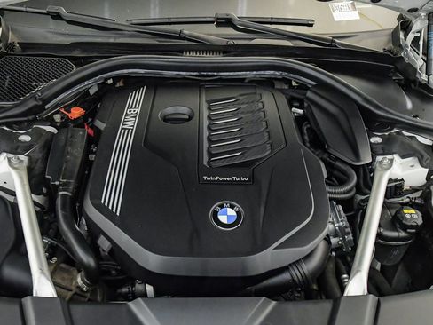 Certified 2022 BMW 740i w/ M Sport Package image 30