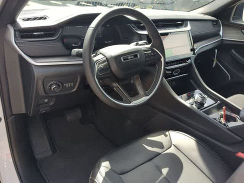 New 2026 Jeep Grand Cherokee L Limited AWD/4WD image 10