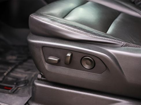 Used 2021 Chevrolet Tahoe Z71 w/ Z71 Signature Package image 11