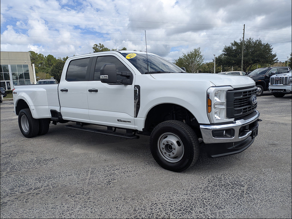 Used 2025 Ford F350 XL w/ XL Driver Assist Package AWD/4WD image 3