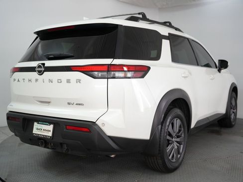 Used 2022 Nissan Pathfinder SV w/ SV Premium Package AWD/4WD image 17