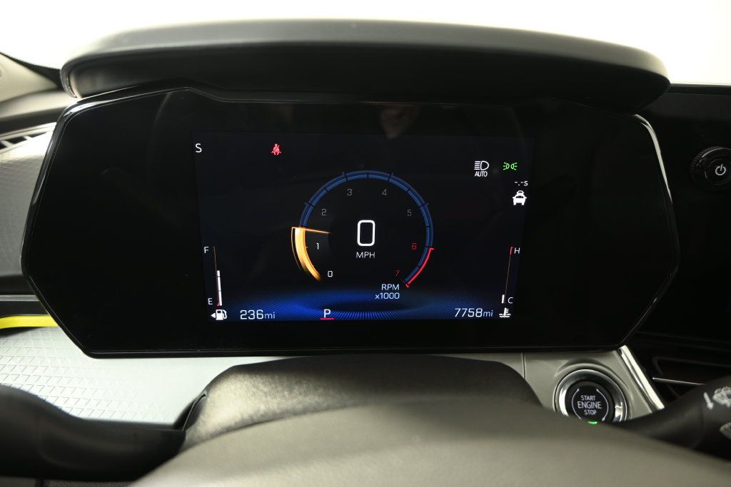 Used 2025 Chevrolet Trax LT FWD image 24