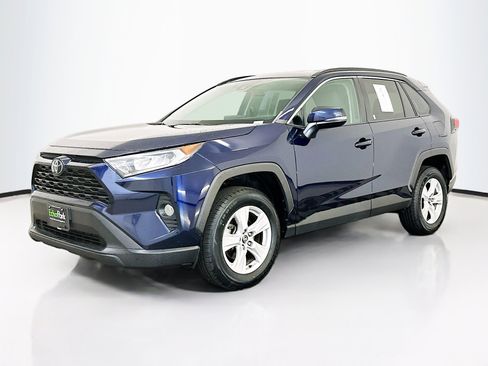 Used 2021 Toyota RAV4 XLE AWD/4WD image 3