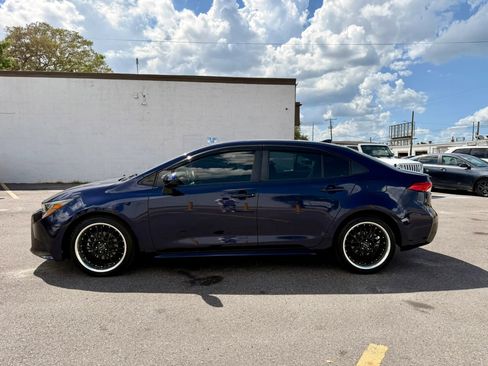 Used 2021 Toyota Corolla LE image 2
