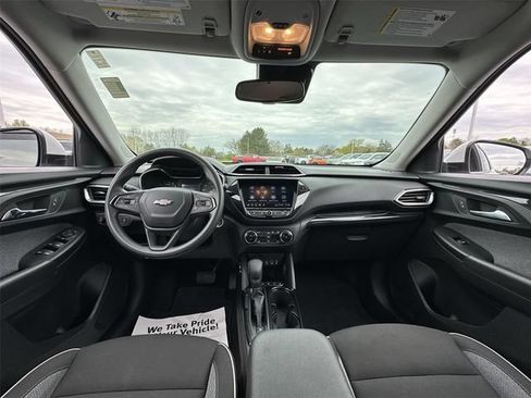 Certified 2023 Chevrolet TrailBlazer LT w/ LPO, Blackout Package FWD image 19