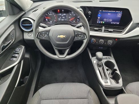 Used 2024 Chevrolet Trax LS w/ LS Convenience Package FWD image 22