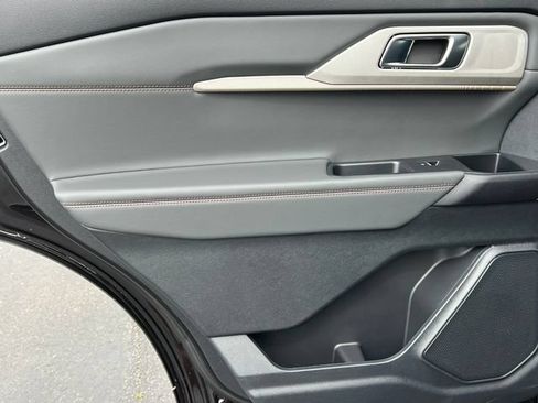 New 2026 Ford Explorer Active w/ Active Comfort Package AWD/4WD image 41