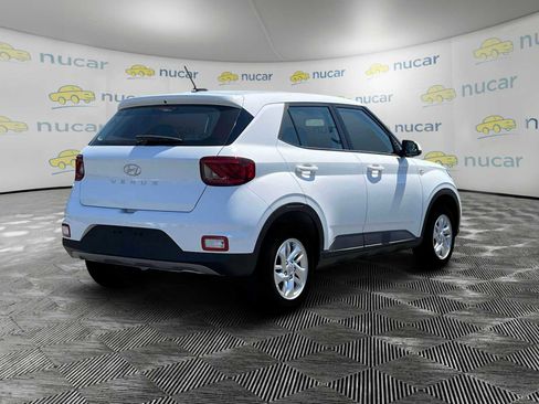New 2025 Hyundai Venue SE image 8