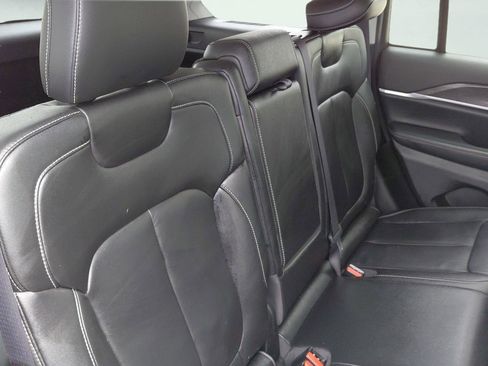 Used 2023 Jeep Grand Cherokee Limited w/ Black Appearance Package AWD/4WD image 15