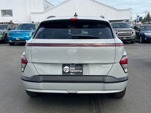 Used 2024 Hyundai Kona SEL FWD image 8