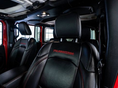 Used 2020 Jeep Wrangler Unlimited Rubicon w/ Dual Top Group image 38